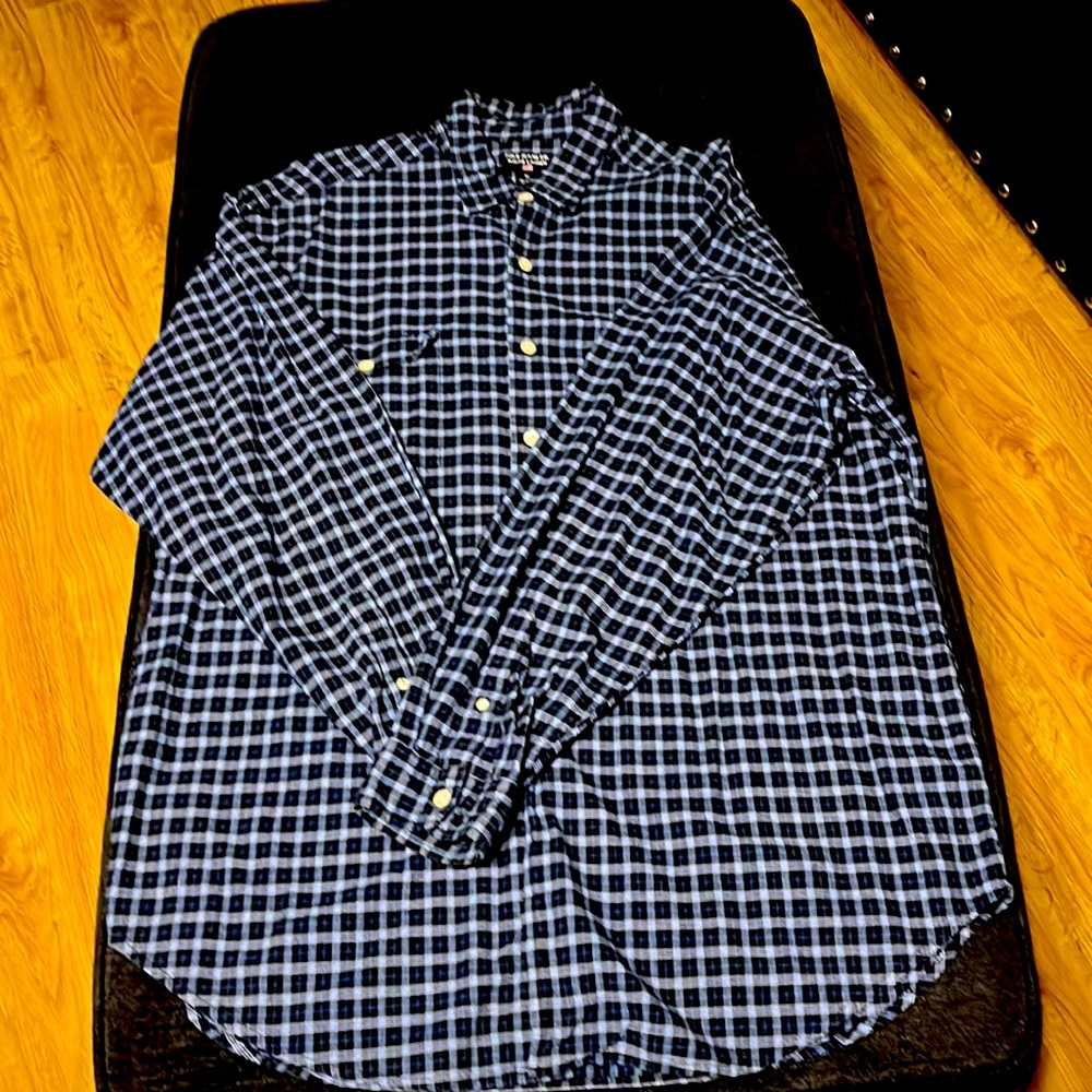 Like new mens Ralph Lauren long sleeve shirt